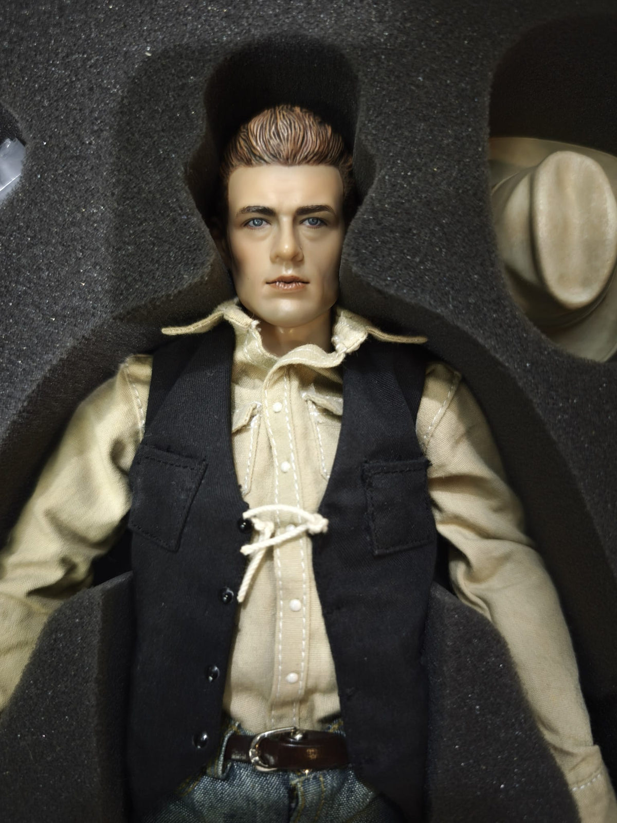 James Dean M Icon cowboy figure with included display accessories