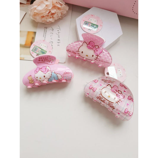 Sanrio acrylic claw clip Hello Kitty lifestyle 1