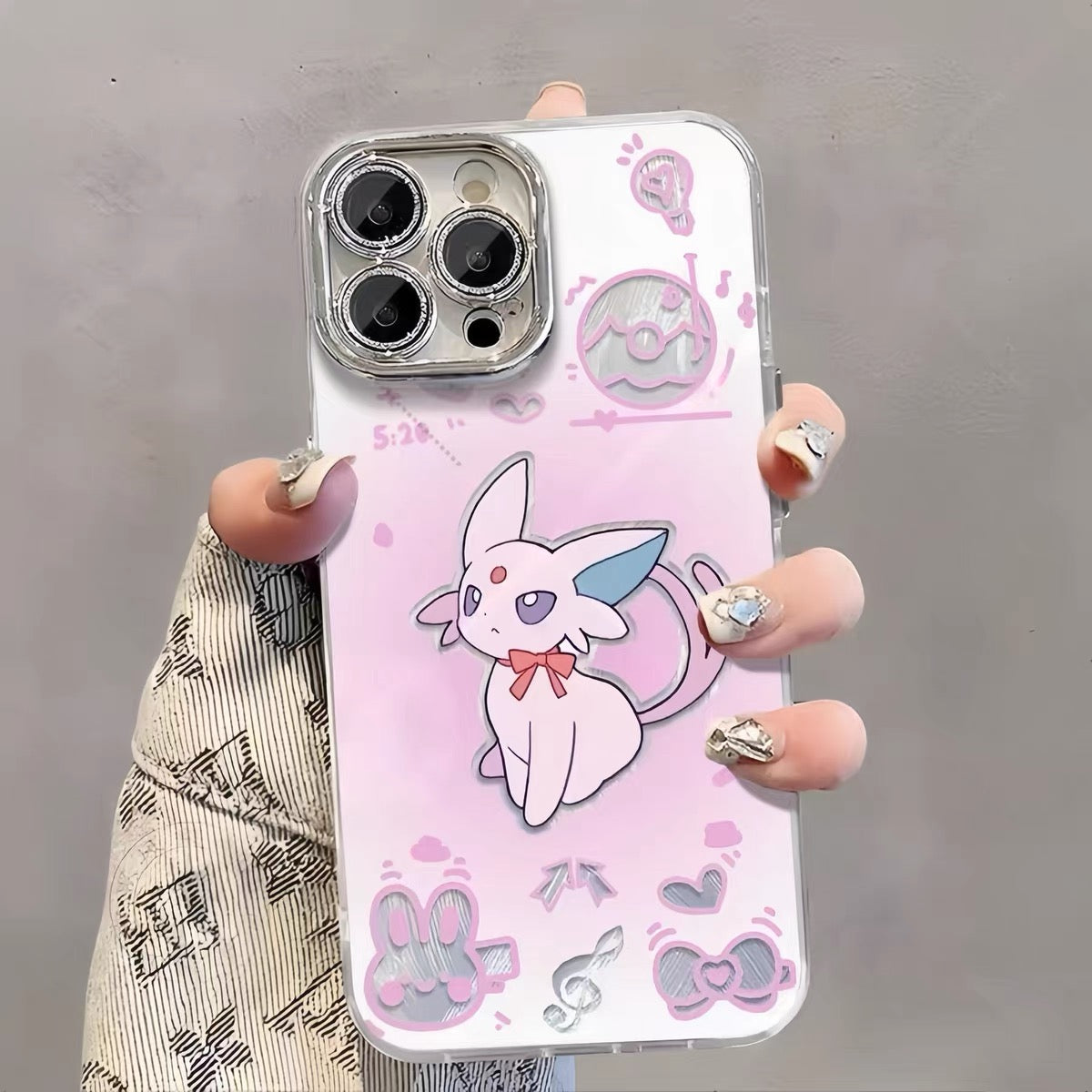เคสการ์ตูนญี่ปุ่น Pokemon พร้อมที่กันเลนส์ ลาย Eevee Evolution โทนพาสเทลสุดน่ารัก | Eevee Vaporeon Jolteon Flareon Espeon Umbreon Leafeon Glaceon Sylveon 9 สไตล์ - เคส iPhone PLUS SE2 XS XR X 11 12 13 14 15 16 16e 17 17e Pro Promax
