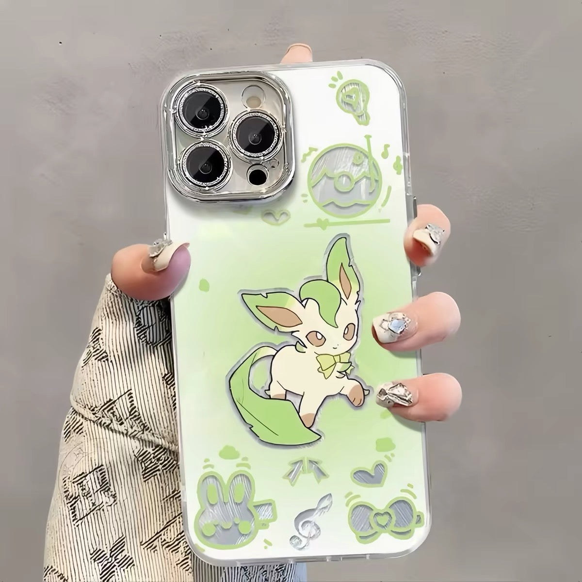 เคสการ์ตูนญี่ปุ่น Pokemon พร้อมที่กันเลนส์ ลาย Eevee Evolution โทนพาสเทลสุดน่ารัก | Eevee Vaporeon Jolteon Flareon Espeon Umbreon Leafeon Glaceon Sylveon 9 สไตล์ - เคส iPhone PLUS SE2 XS XR X 11 12 13 14 15 16 16e 17 17e Pro Promax