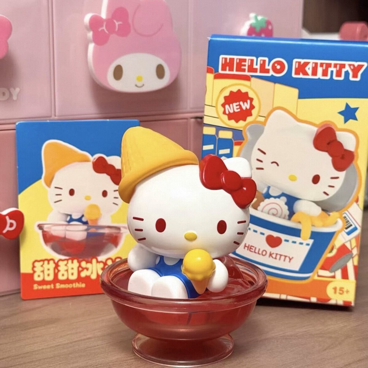 Hello Kitty Sweet Smoothie figure with design card and blind box