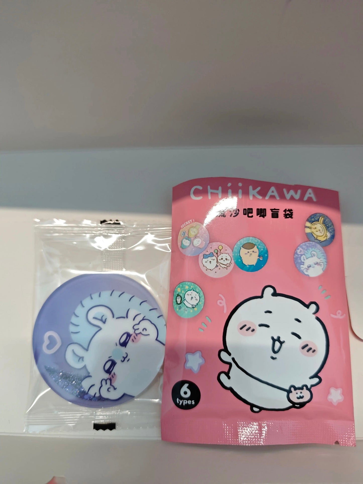 ChiiKawa X Miniso | ChiiKawa Hachiware Usagi Momonga Kurimanju Glitter Quicksand Badge Mystery Bag - Kawaii Items Room Decoration KawaiiGiftLand