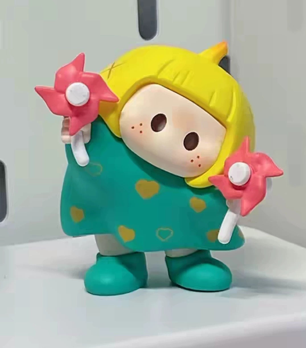 ฟิกเกอร์จิ๋ว YOYO Chan ชุดที่ 1 | คอลเลกชัน YOYO เอียงหัว - ของเล่นสะสมแบบสุ่ม (Mystery Blind Box)