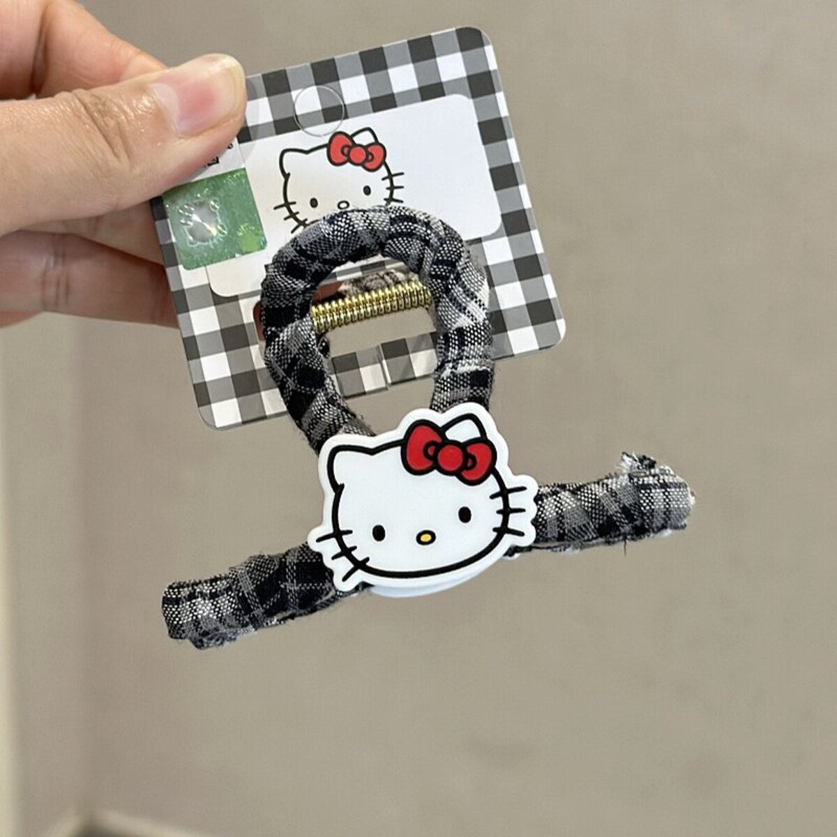 Hello Kitty black-grey gingham medium claw clip