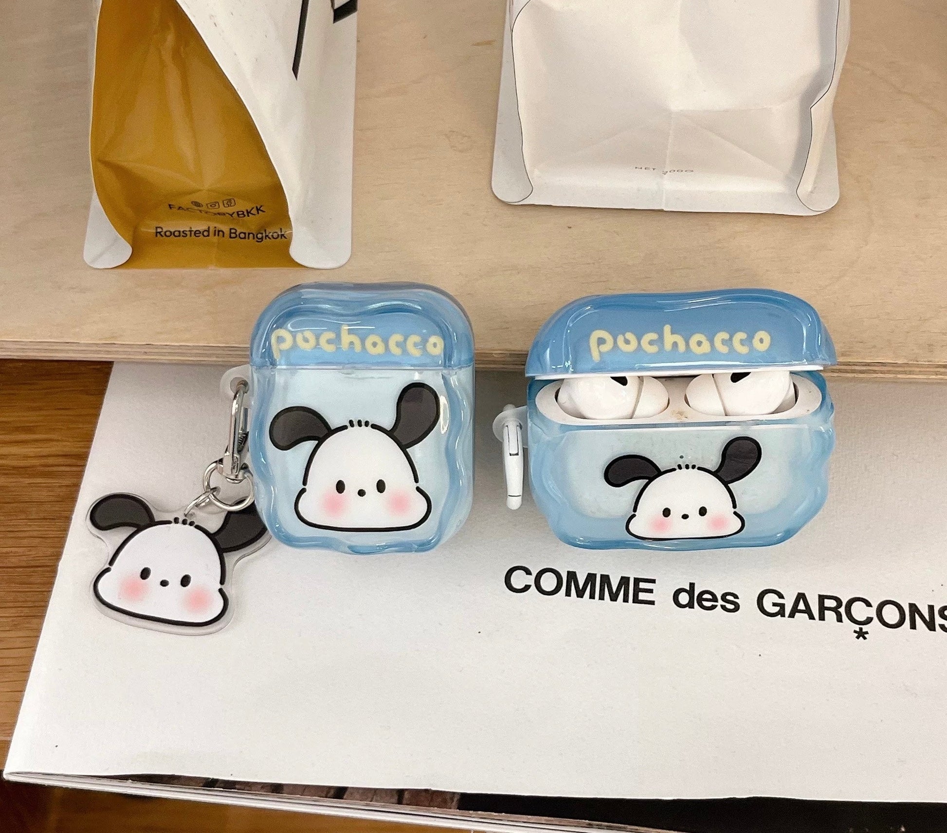 Japanese Cartoon Candy Colour Hello Kitty My Melody Kuromi Pompompurin Pochacco Red Pink Purple Yellow Blue with Keychain - AirPods AirPodsPro AirPods3 AirPods4 Case