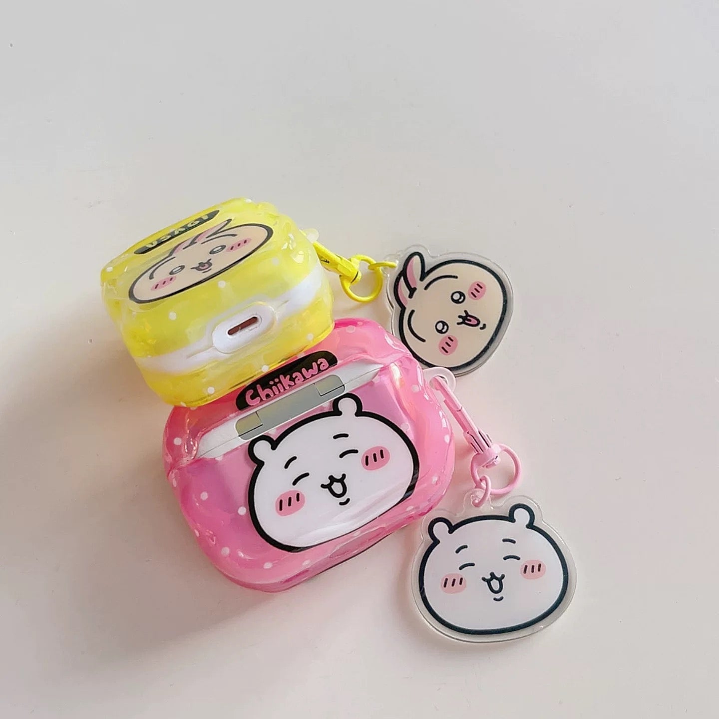 Japanese Cartoon ChiiKawa Colourful with Dot |  Chiikawa Hachiware Usagi Pink Blue Yellow with Keychain - AirPods AirPodsPro AirPods3 AirPods4 Case KawaiiGiftLand
