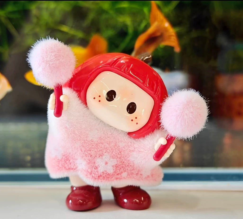 ฟิกเกอร์จิ๋ว YOYO Chan ชุดที่ 1 | คอลเลกชัน YOYO เอียงหัว - ของเล่นสะสมแบบสุ่ม (Mystery Blind Box)