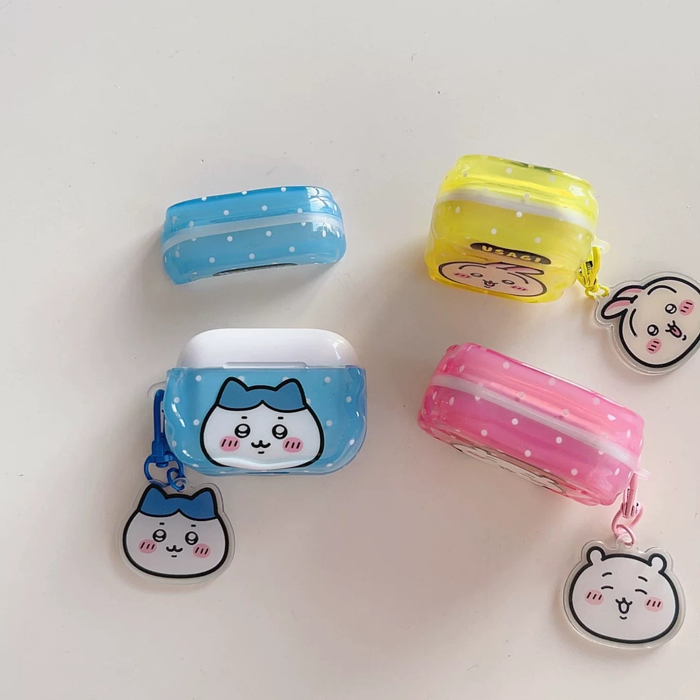 Japanese Cartoon ChiiKawa Colourful with Dot |  Chiikawa Hachiware Usagi Pink Blue Yellow with Keychain - AirPods AirPodsPro AirPods3 AirPods4 Case KawaiiGiftLand