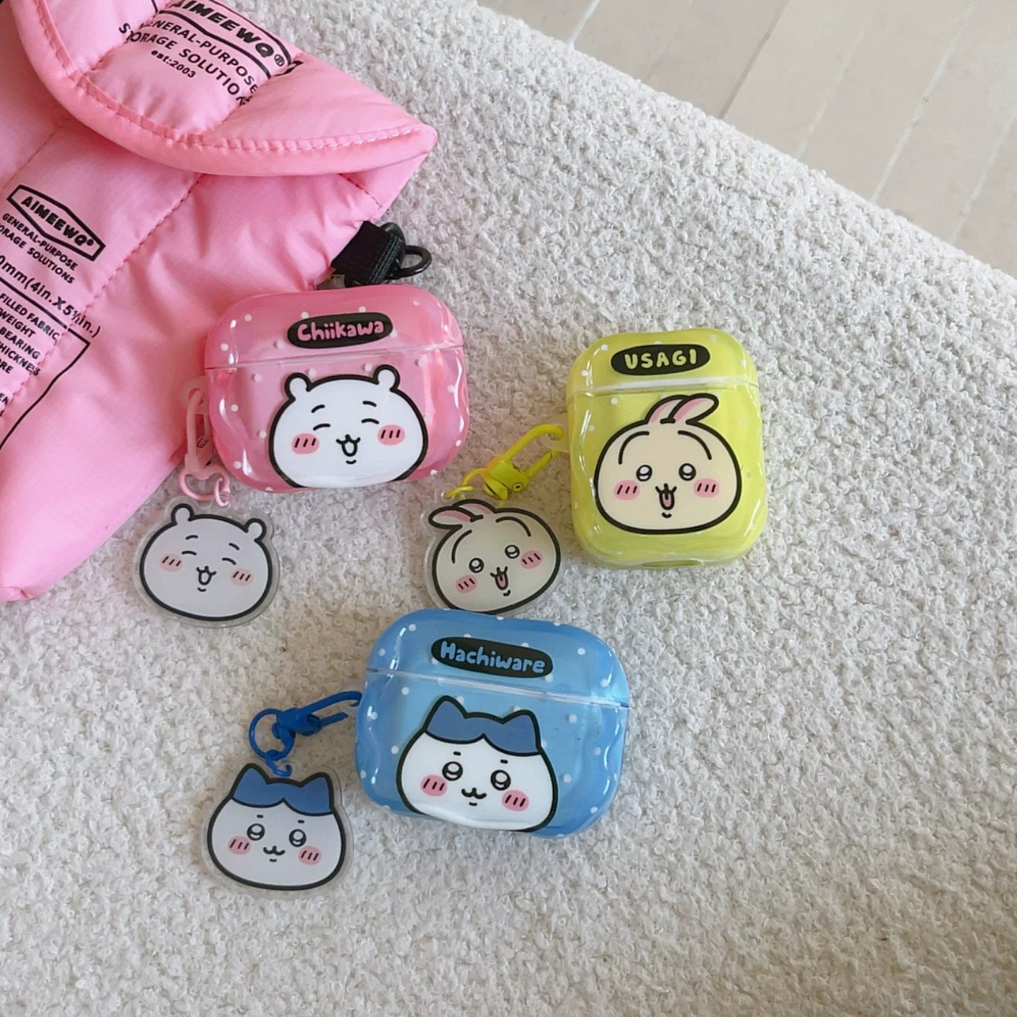 Japanese Cartoon ChiiKawa Colourful with Dot |  Chiikawa Hachiware Usagi Pink Blue Yellow with Keychain - AirPods AirPodsPro AirPods3 AirPods4 Case