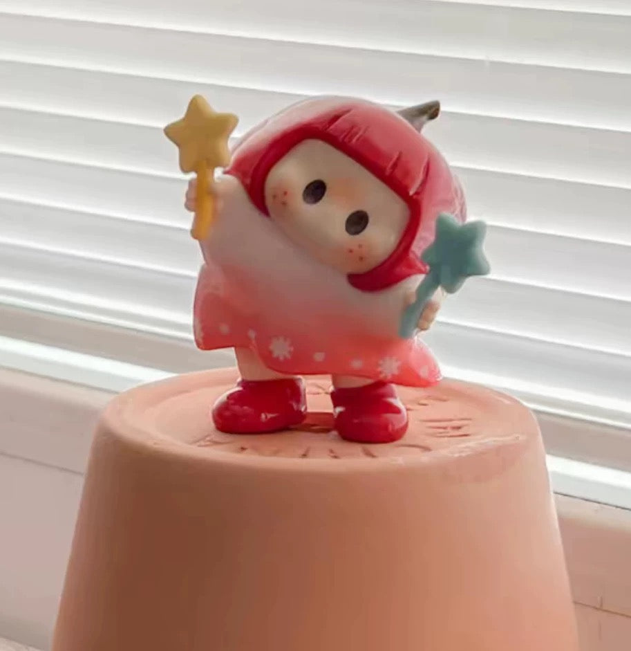 ฟิกเกอร์จิ๋ว YOYO Chan ชุดที่ 1 | คอลเลกชัน YOYO เอียงหัว - ของเล่นสะสมแบบสุ่ม (Mystery Blind Box)