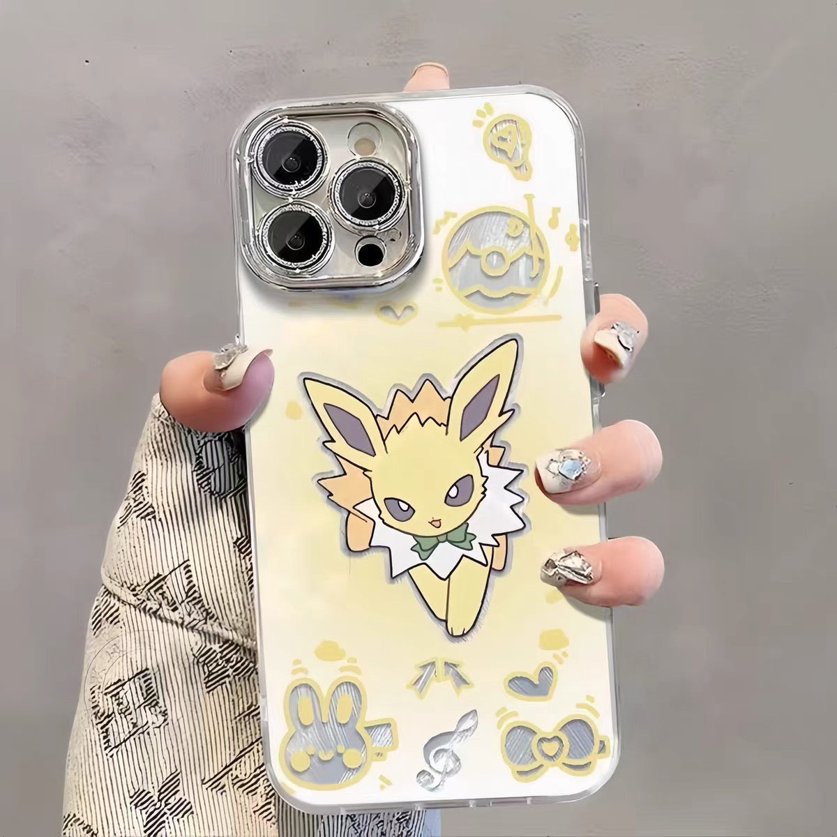เคสการ์ตูนญี่ปุ่น Pokemon พร้อมที่กันเลนส์ ลาย Eevee Evolution โทนพาสเทลสุดน่ารัก | Eevee Vaporeon Jolteon Flareon Espeon Umbreon Leafeon Glaceon Sylveon 9 สไตล์ - เคส iPhone PLUS SE2 XS XR X 11 12 13 14 15 16 16e 17 17e Pro Promax