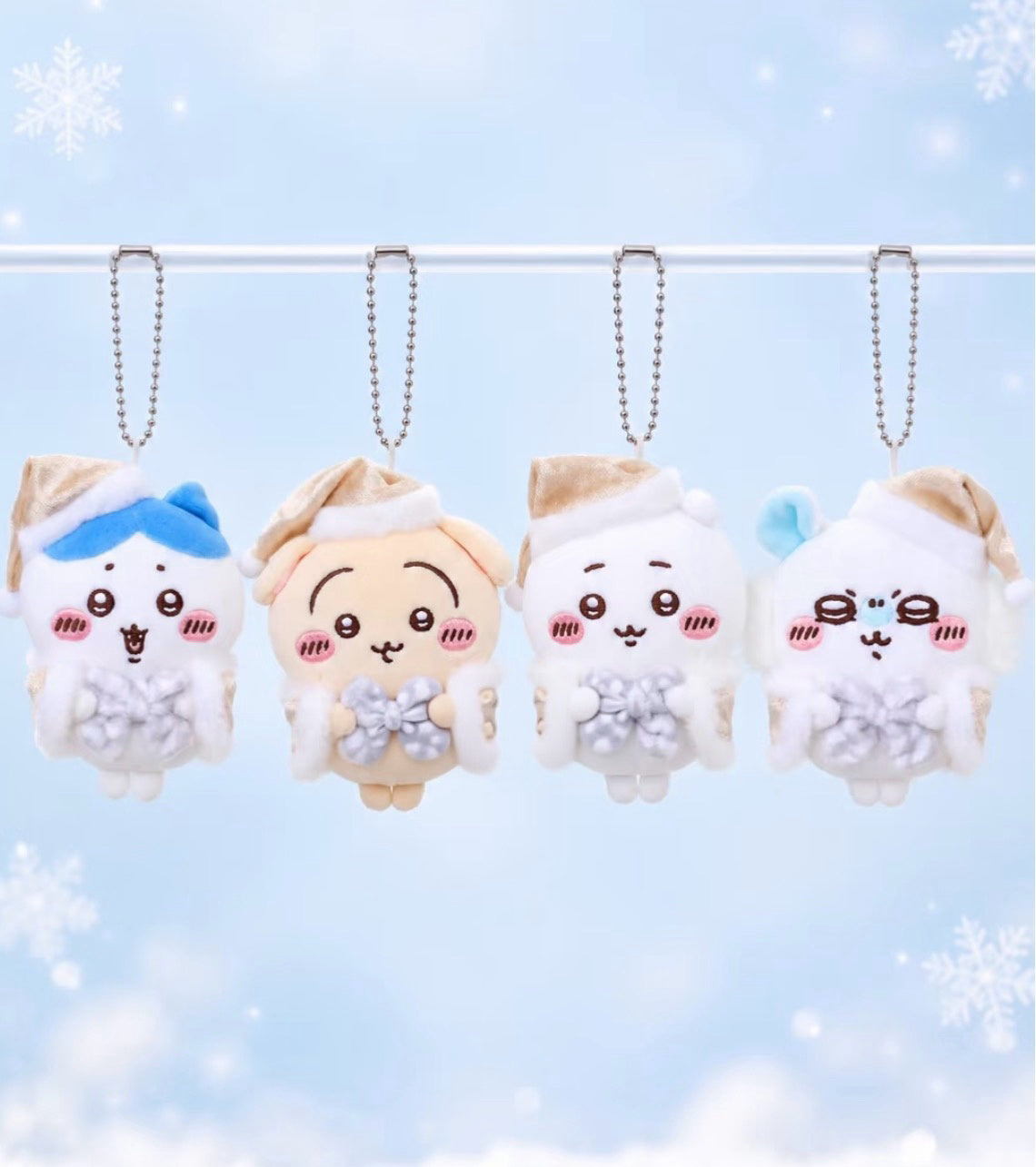 ChiiKawa X Miniso White Christmas Series | ChiiKawa Hachiware Usagi Momonga Holding Present in White Christmas Clothes Plush Doll Keychain - Kawaii Items Room Decoration doll