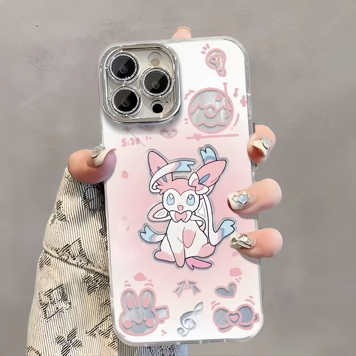 เคสการ์ตูนญี่ปุ่น Pokemon พร้อมที่กันเลนส์ ลาย Eevee Evolution โทนพาสเทลสุดน่ารัก | Eevee Vaporeon Jolteon Flareon Espeon Umbreon Leafeon Glaceon Sylveon 9 สไตล์ - เคส iPhone PLUS SE2 XS XR X 11 12 13 14 15 16 16e 17 17e Pro Promax