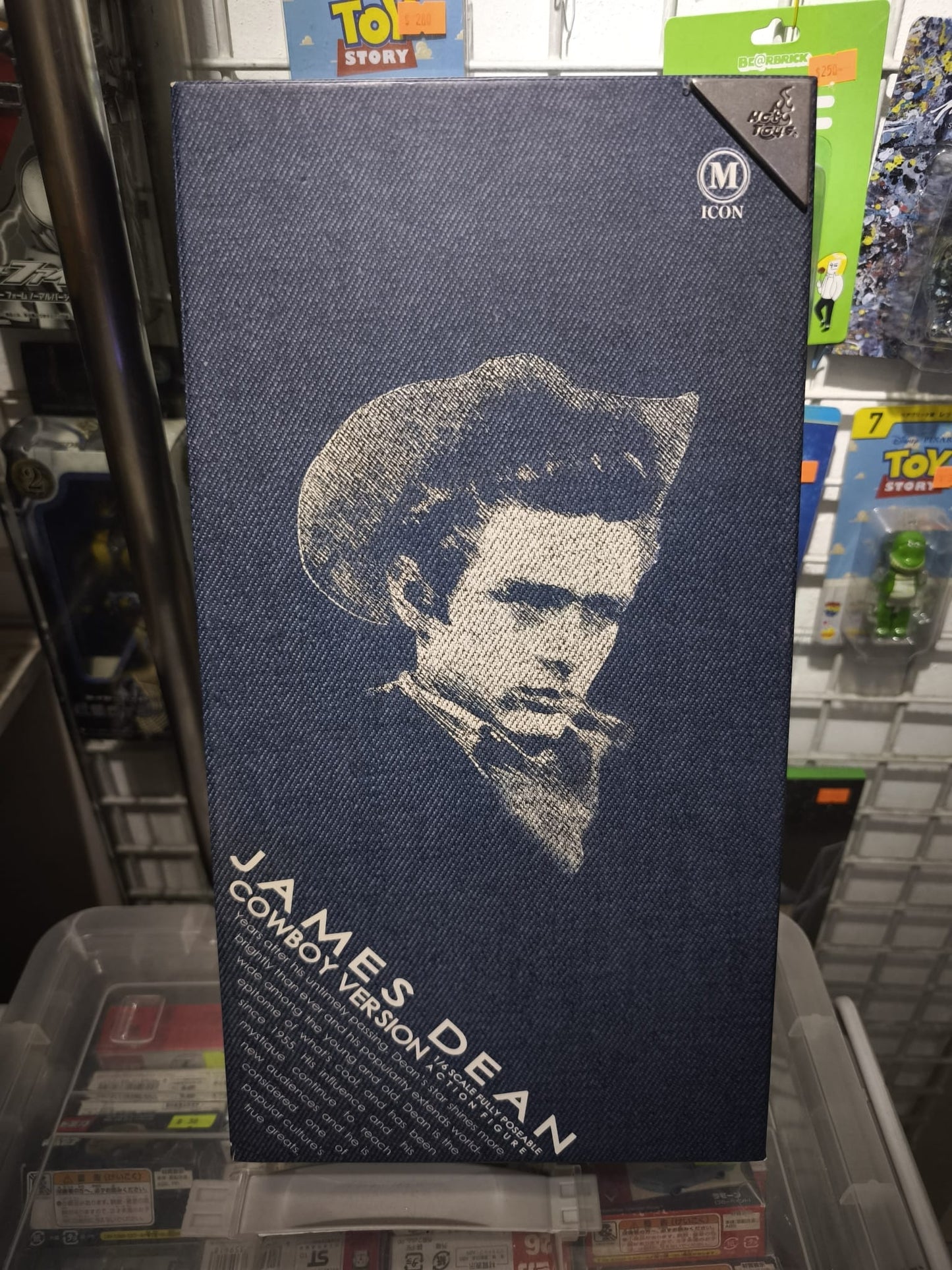 [Pre-Owned] Hot Toys M Icon Series: James Dean (Cowboy Version) 16cm Action Figure 2007