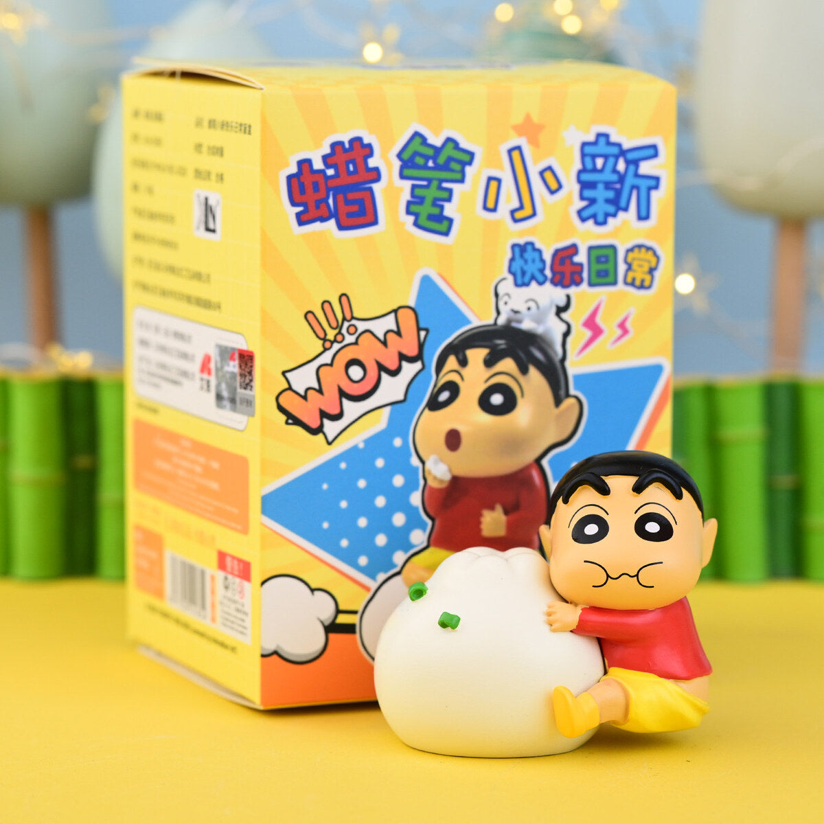 Crayon Shin-chan Love to Eat Baozi figure hugging a giant white steamed bun