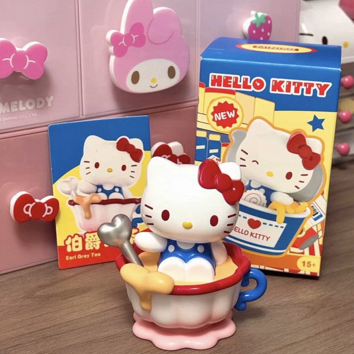 Hello Kitty Earl Grey Tea figure with design card and blind box