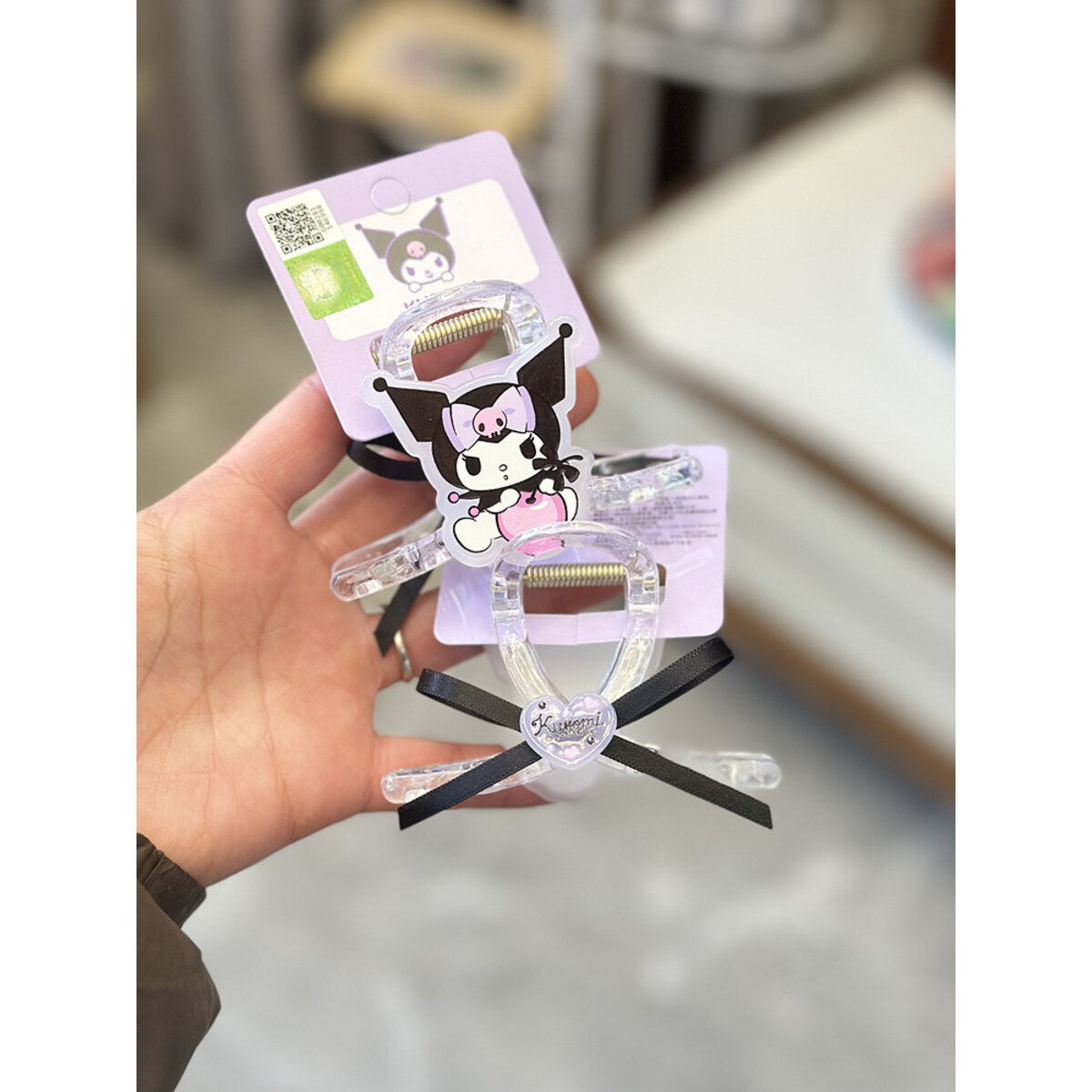 Sanrio acrylic claw clip Hello Kitty lifestyle 4