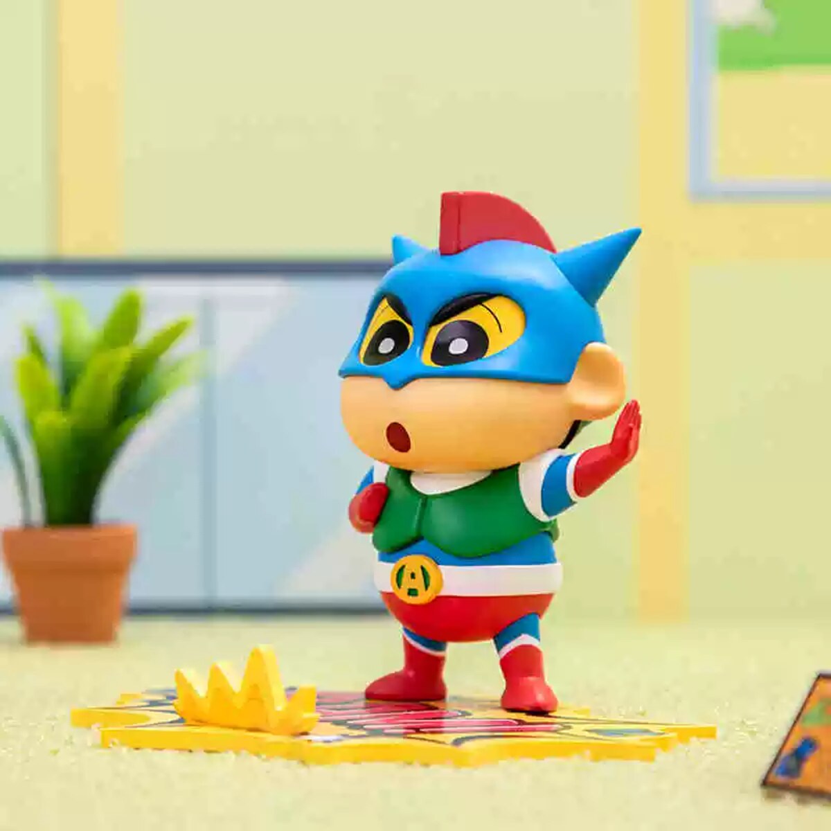 Crayon Shin-chan Action Kamen phone stand figure in superhero costume