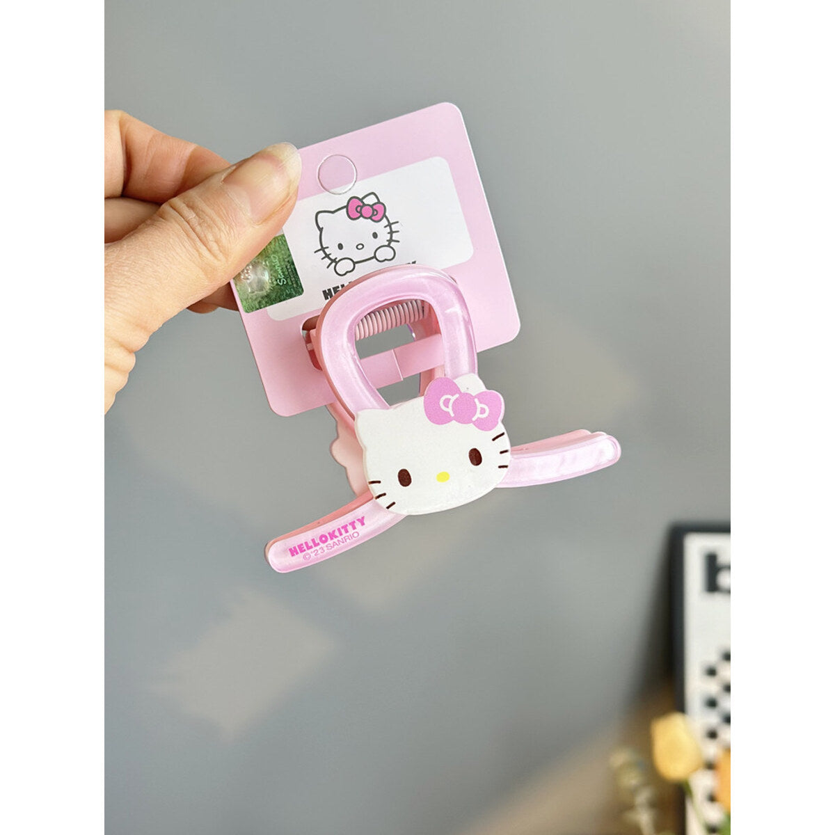 Hello Kitty pink glitter medium claw clip product photo