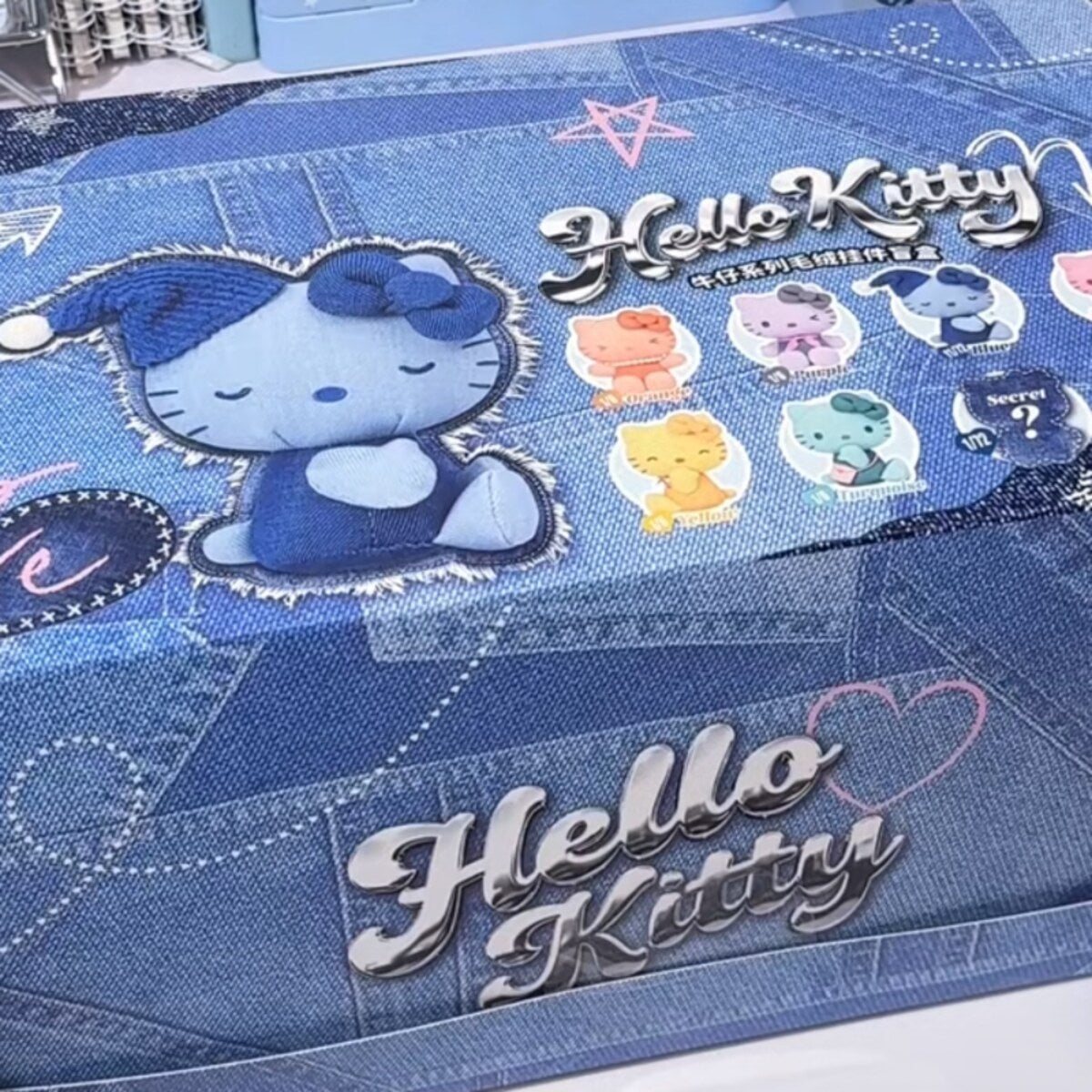Sanrio Hello Kitty denim series full case of six blind box plush pendants with design list